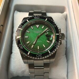 New Guangqin Green Dial Stainless Steel Divers Watch